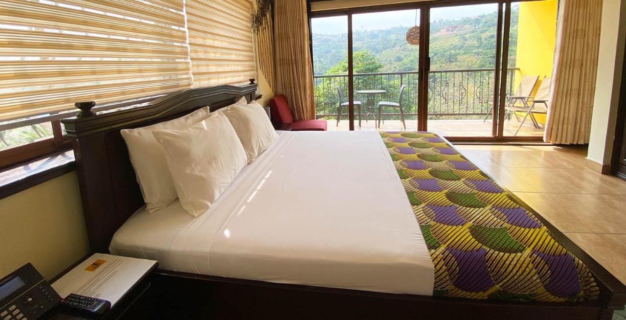 Cactus Creek Hotel Aburi Exteriör bild