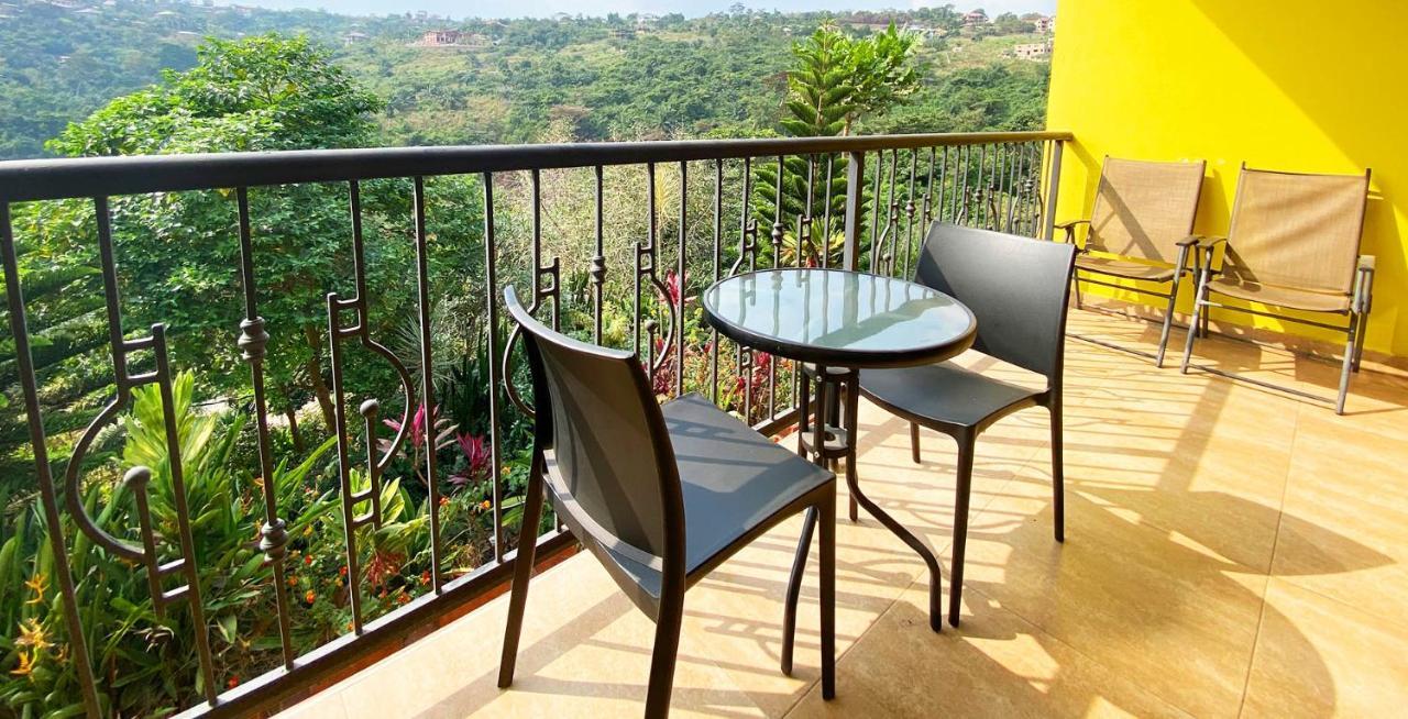 Cactus Creek Hotel Aburi Exteriör bild