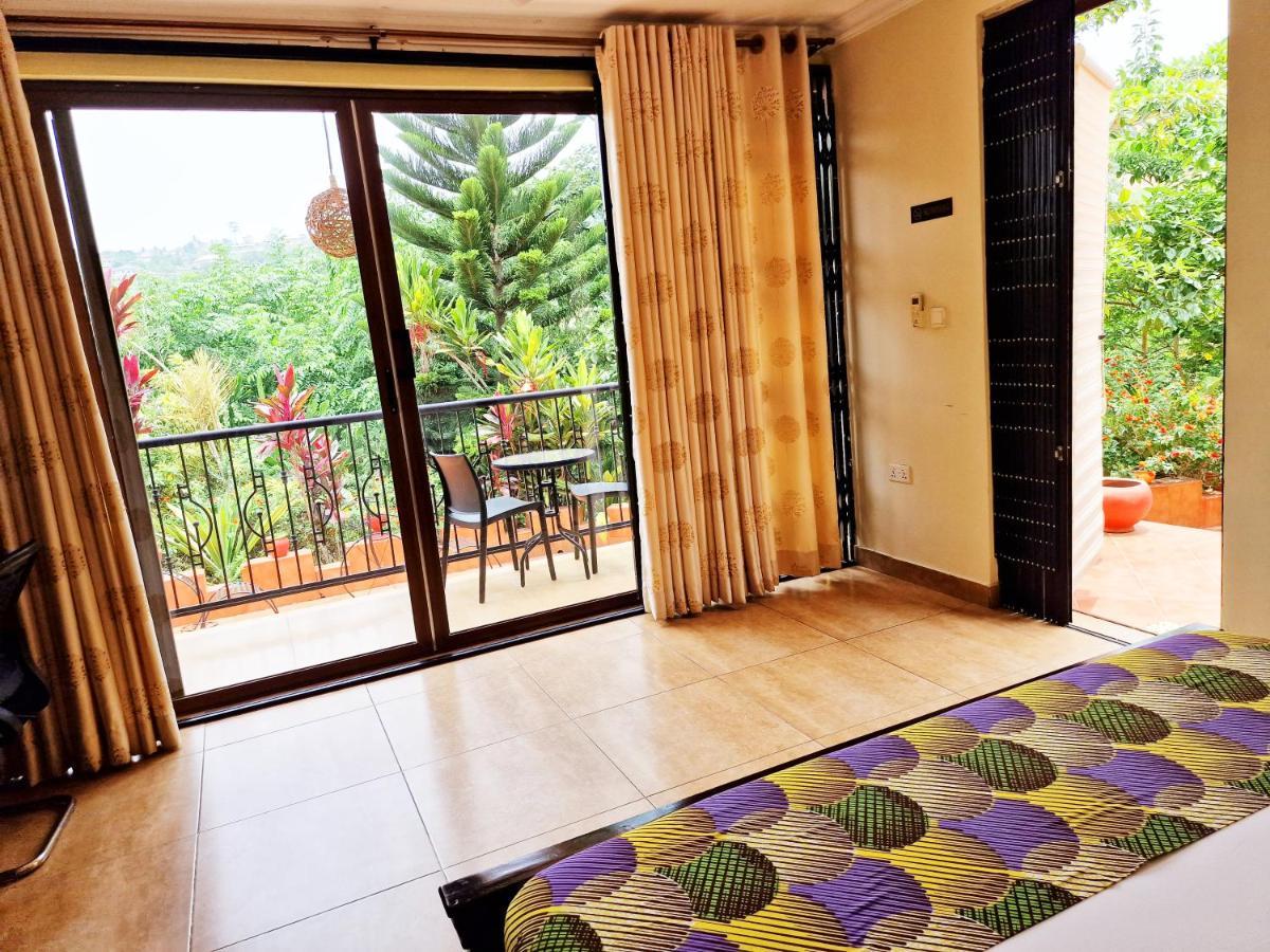 Cactus Creek Hotel Aburi Exteriör bild