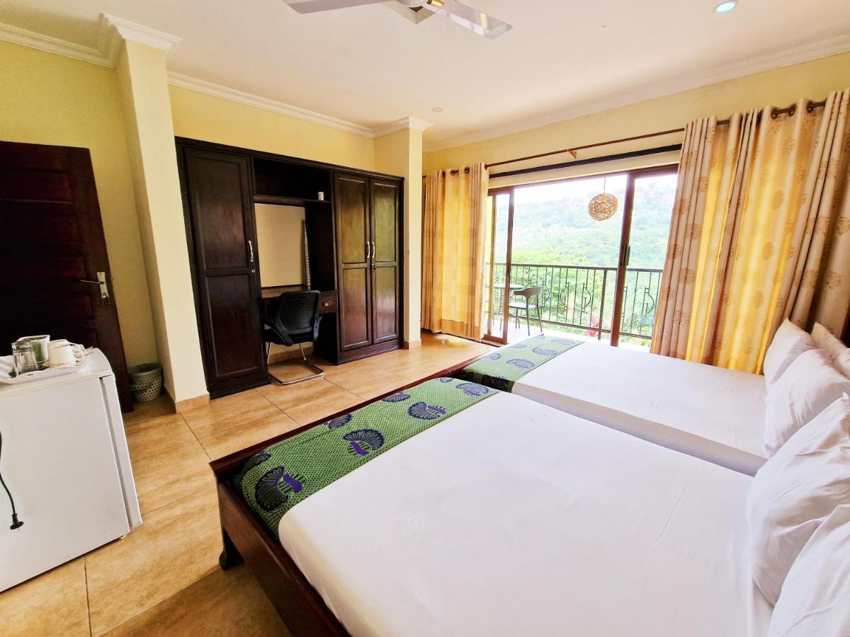 Cactus Creek Hotel Aburi Exteriör bild