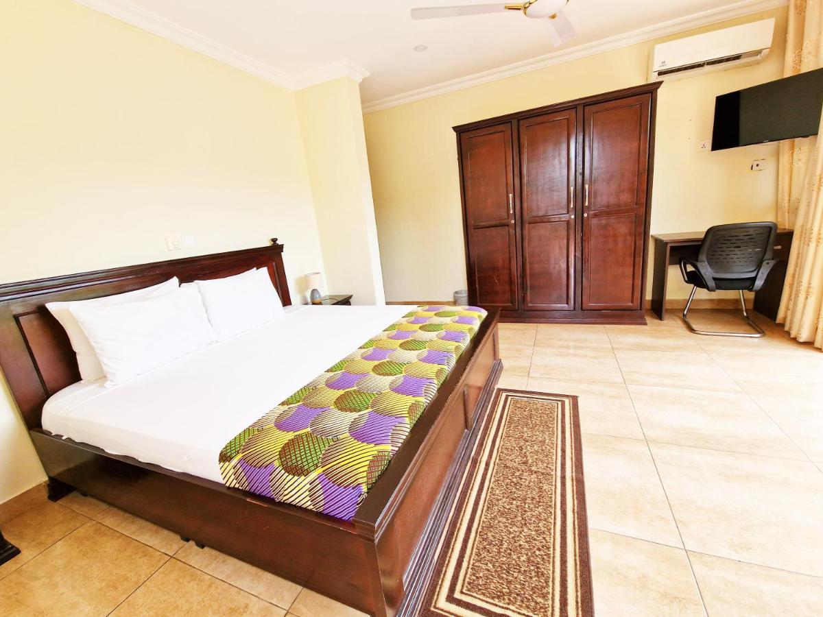 Cactus Creek Hotel Aburi Exteriör bild
